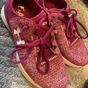 Women’s UA 6.5 Running Shoes Gently Used
